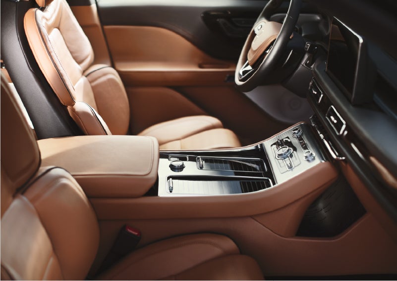 A 2023 Lincoln Aviator® Black Label model is shown in the Flight interior theme | Parkway Lincoln in Dover OH