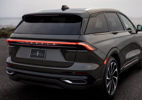 The rear of a 2024 Lincoln Black Label Nautilus® SUV displays full LED rear lighting. | Parkway Lincoln in Dover OH